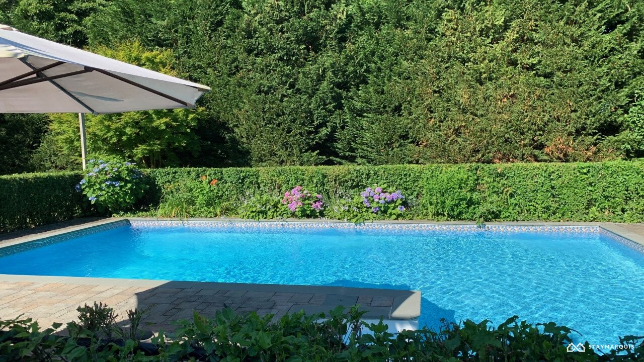 Hampton Bays Hideaway Pool